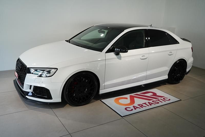 Weiss Gebraucht 2019 Audi RS3 Comfort Limousine | CHF 56’890 - Bild 1/4