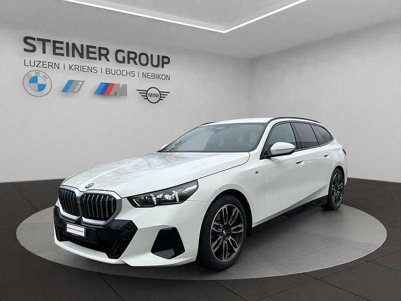 Gebraucht BMW 520 M Sport 197 PS (144 kW) 2025 Weiss Kombi