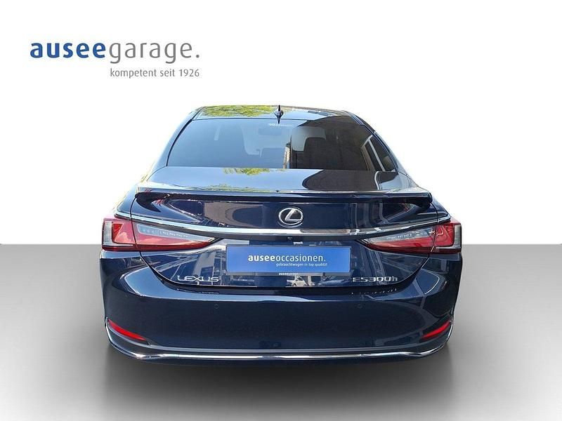 Gebraucht Lexus ES300H 218 PS (160 kW) 2024 Blau Limousine