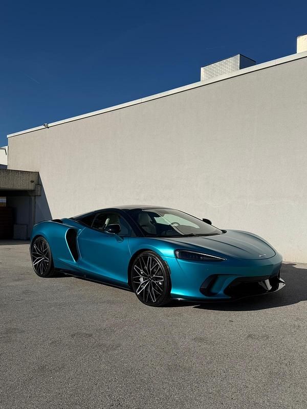 Neu McLaren GTS 2025 Coupé