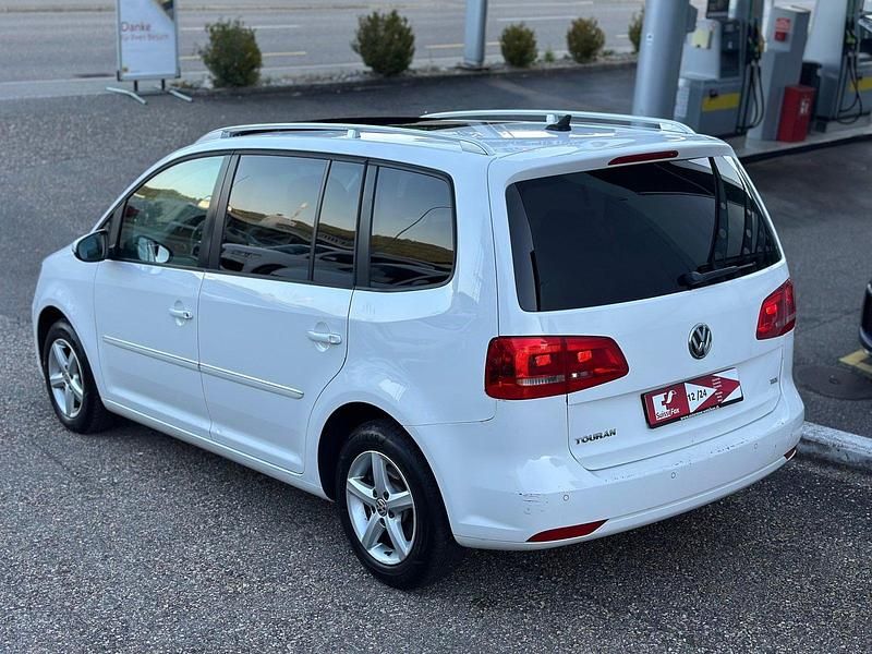 Gebraucht VW Touran Highline 105 PS (77 kW) 2013 Van / Kleinbus