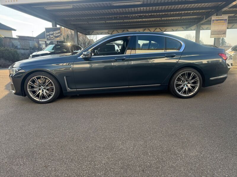 Gebraucht BMW 750 530 PS (389 kW) 2019 Limousine