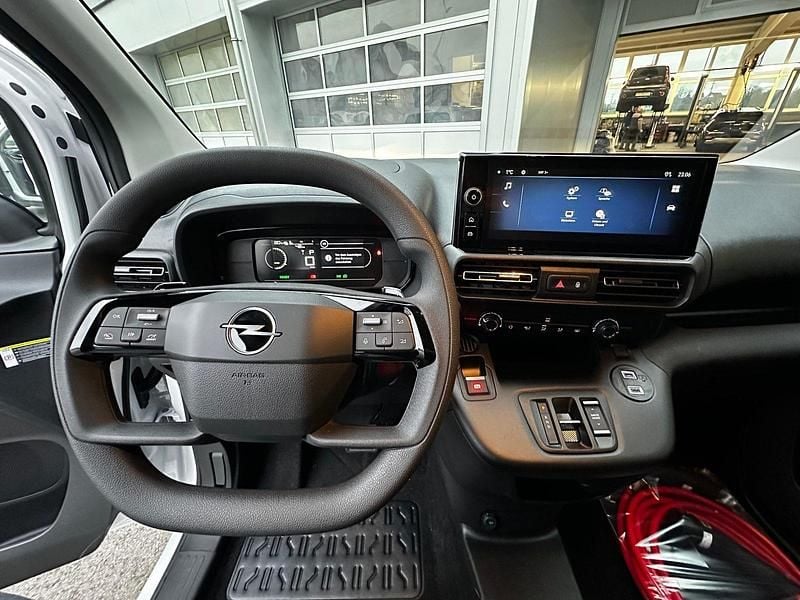 Neu Opel Combo-e Life 100 kW (136 PS) 2025 Van / Kleinbus