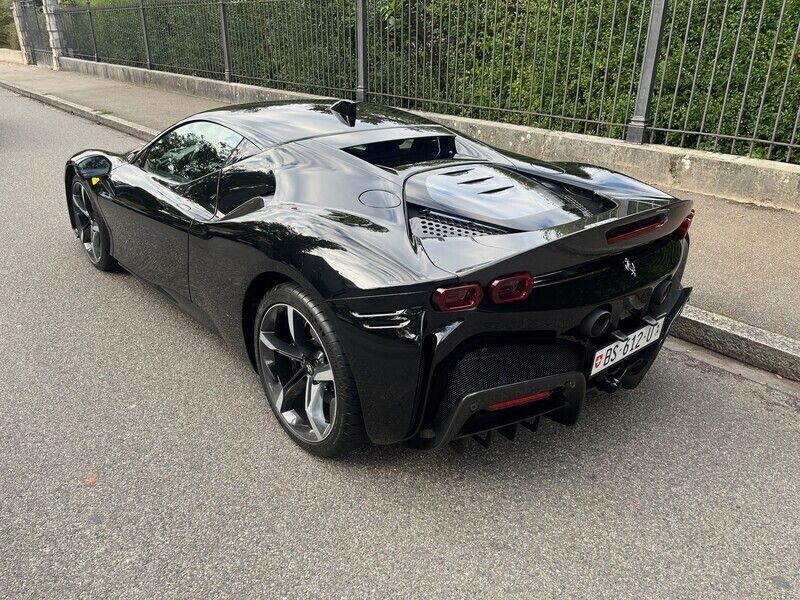 Gebraucht Ferrari SF90 1000 PS (735 kW) 2022 Schwarz Coupé