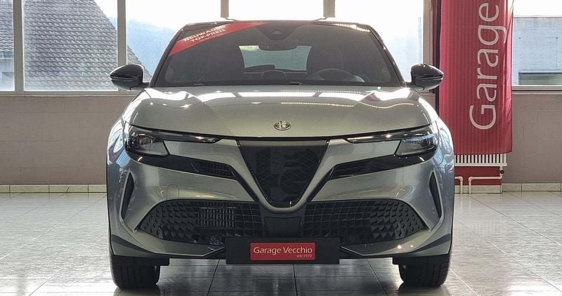 Neu Alfa Romeo Junior Edizione Speciale 145 PS (106 kW) 2025 SUV