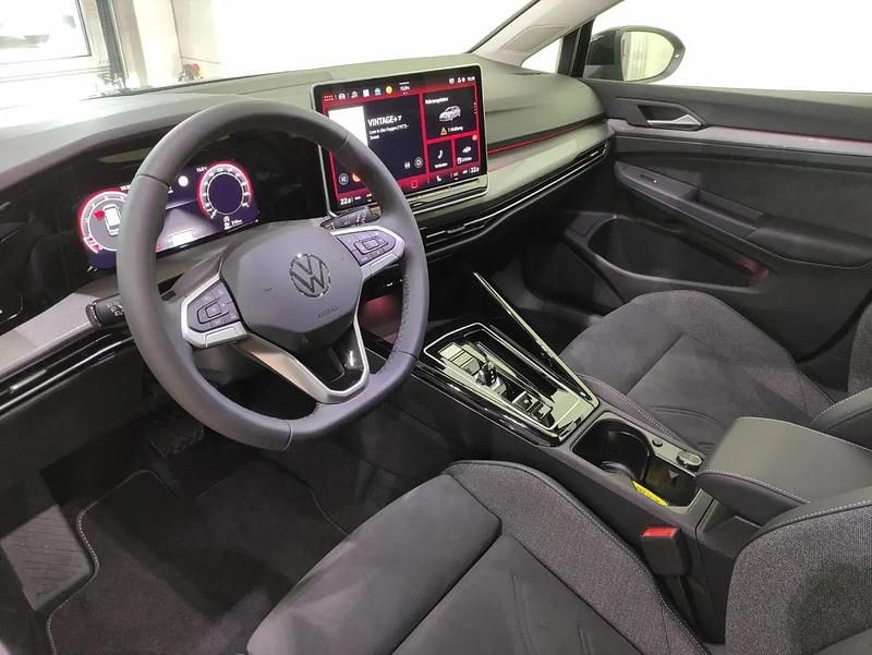 Gebraucht VW Golf VIII Style 150 PS (110 kW) 2025 Schwarz Kombi