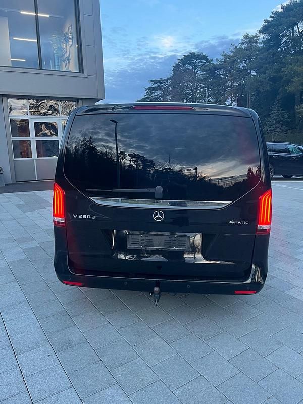 Gebraucht Mercedes V250 Avantgarde 190 PS (139 kW) 2019 Van / Kleinbus