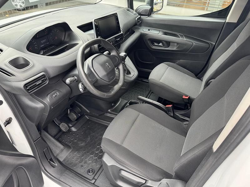 Gebraucht Peugeot Partner S 130 PS (95 kW) 2021 Van / Kleinbus