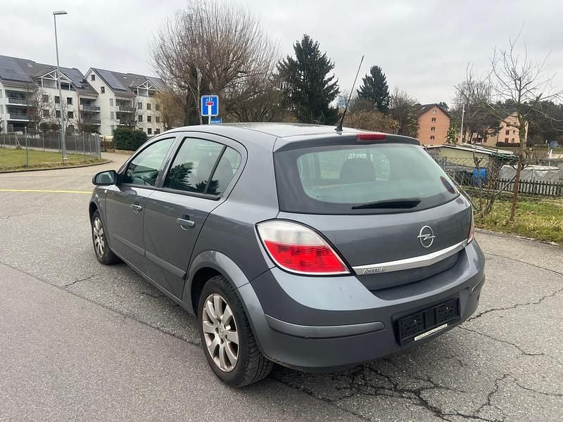 Gebraucht Opel Astra Enjoy 125 PS (91 kW) 2005