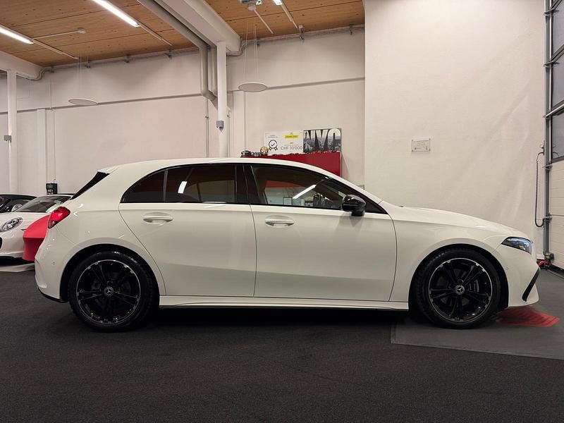 Gebraucht Mercedes A180 AMG line 150 PS (110 kW) 2024 Weiss Limousine