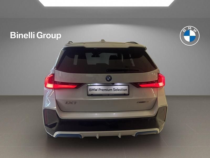 Gebraucht BMW iX1 Comfort Edition 225 kW (306 PS) 2023 Weiss SUV