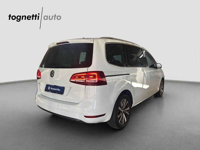 Gebraucht VW Sharan Highline 150 PS (110 kW) 2022 Weiss Van / Kleinbus
