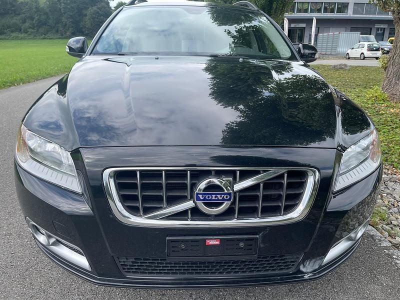Gebraucht 2010 Volvo V70 Momentum Kombi | CHF 2’999 (Fairer Preis) - Bild 1/4