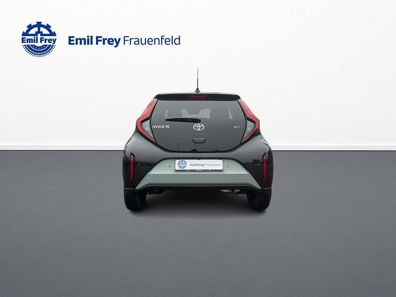 Neu Toyota Aygo X Trend 116 PS (85 kW) 2025 Grün SUV