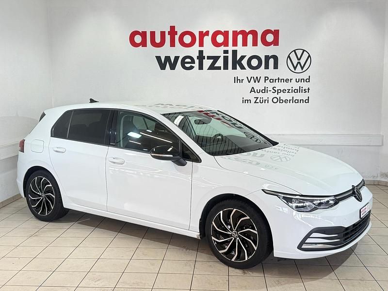 Weiss Gebraucht 2022 VW Golf VIII Style Limousine | CHF 23’890 (Fairer Preis) - Bild 1/4