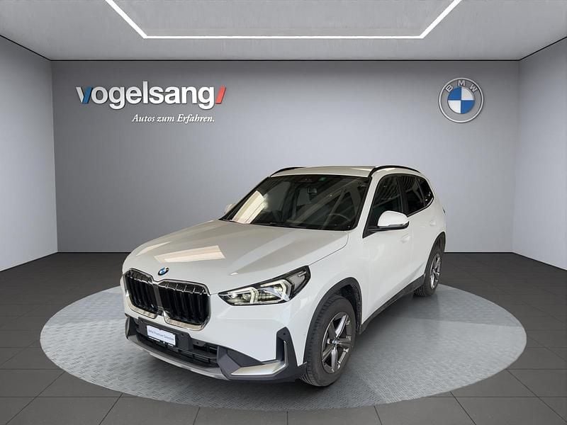 Weiss Gebraucht 2023 BMW X1 Performance SUV | CHF 35’800 (Fairer Preis) - Bild 1/4