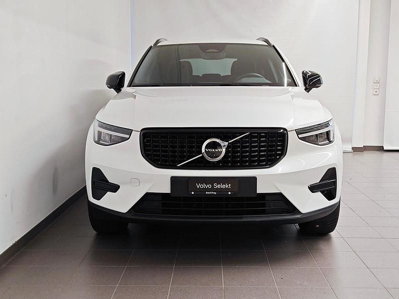 Gebraucht Volvo XC40 Plus 177 PS (130 kW) 2024 Weiss SUV
