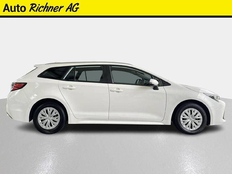Gebraucht Toyota Corolla Comfort 122 PS (89 kW) 2022 Weiss Kombi