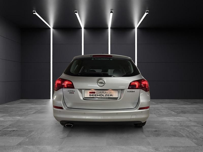 Gebraucht Opel Astra Sport 180 PS (132 kW) 2011 Silber Kombi