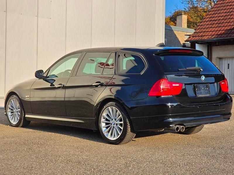 Gebraucht BMW 330 245 PS (180 kW) 2010 Kombi