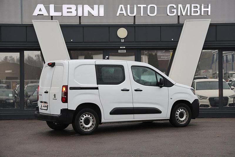 Gebraucht Peugeot Partner S 130 PS (95 kW) 2020 Van / Kleinbus