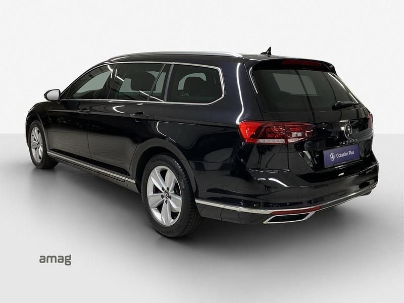 Gebraucht VW Passat Elegance 200 PS (147 kW) 2023 Deep black nacré Kombi