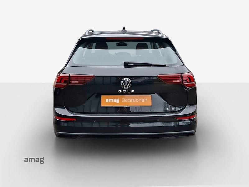 Gebraucht VW Golf VIII Life 150 PS (110 kW) 2025 Grenadill black metallic Kombi