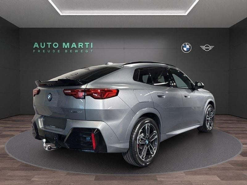 Gebraucht BMW iX2 Comfort Edition 225 kW (306 PS) 2025 Grau metallic mét. SUV