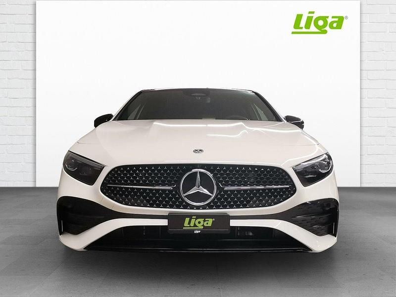 Gebraucht Mercedes A200 AMG line 177 PS (130 kW) 2024 Limousine