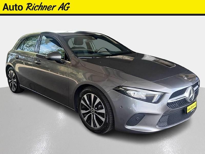 Gebraucht Mercedes A180 136 PS (100 kW) 2022 Grau Limousine