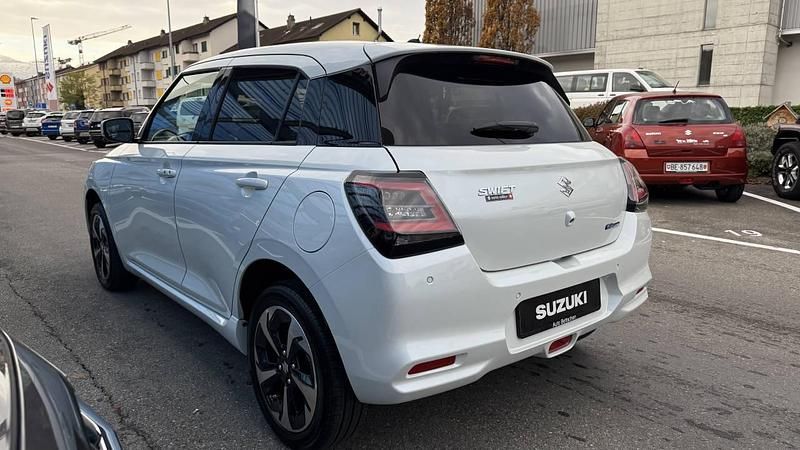 Gebraucht Suzuki Swift 82 PS (60 kW) 2025 Weiss Limousine