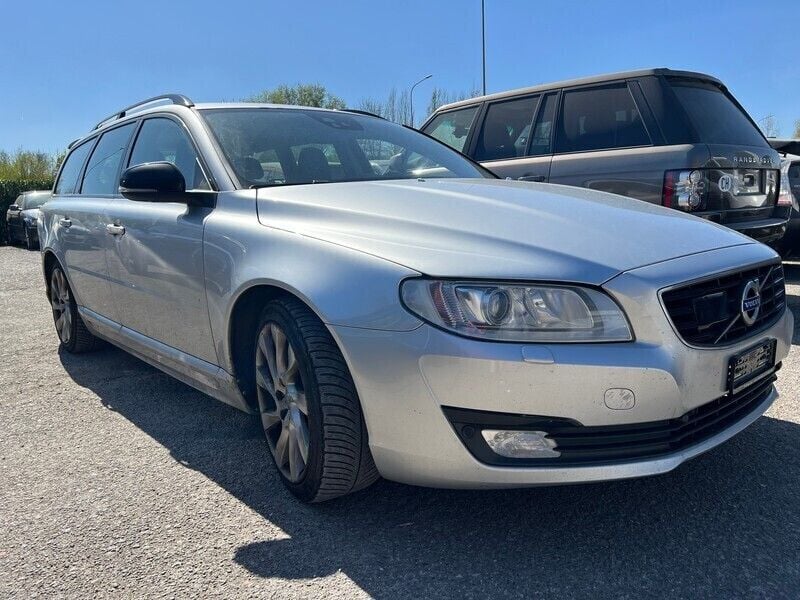 Gebraucht Volvo V70 Momentum 181 PS (133 kW) 2016 Kombi