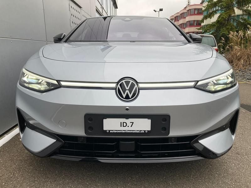 Gebraucht VW ID.7 Pro 210 kW (286 PS) 2023 Mehrfarbig Kleinwagen