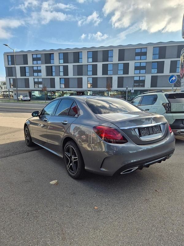 Gebraucht Mercedes C220 AMG line 194 PS (142 kW) 2019