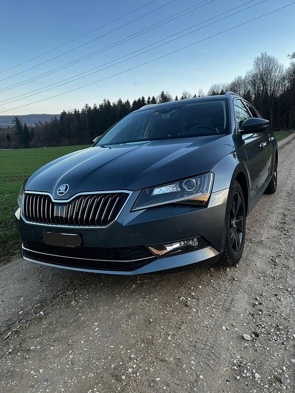 Gebraucht Skoda Superb Ambition 190 PS (139 kW) 2016 Kombi