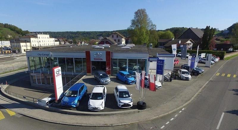 Neu Toyota Yaris Hybrid Trend 116 PS (85 kW) 2025 Weiss Limousine