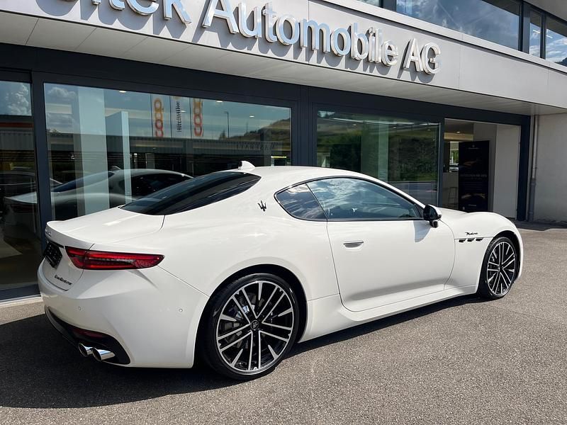 Gebraucht Maserati Granturismo 490 PS (360 kW) 2024 Weiss Coupé