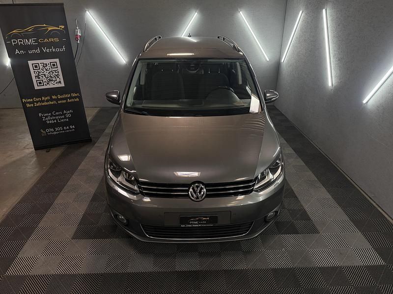 Gebraucht VW Touran Comfortline 140 PS (102 kW) 2015 Van / Kleinbus