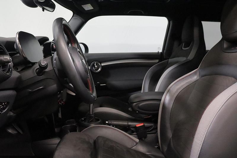 Gebraucht Mini John Cooper Works 231 PS (169 kW) 2020 Grün Kleinwagen