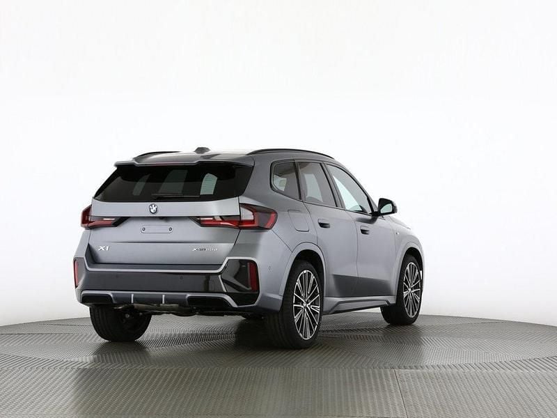 Neu BMW X1 M Sport 211 PS (155 kW) 2025 "frozen pure grey me mét. SUV