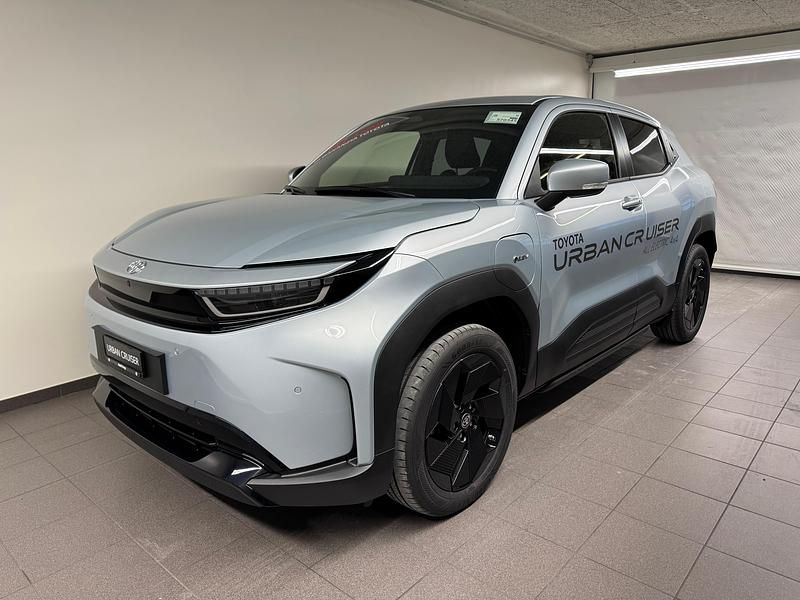 Neu Toyota Urban Cruiser Comfort 105 kW (144 PS) 2025 Silber SUV