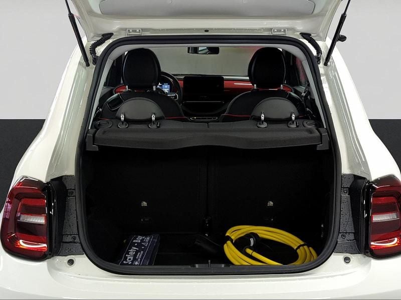 Neu Fiat 500e Red 87 kW (119 PS) 2025