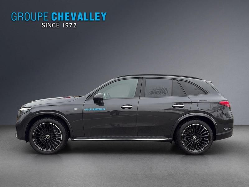 Gebraucht Mercedes GLC300e 313 PS (230 kW) 2025 Schwarz SUV