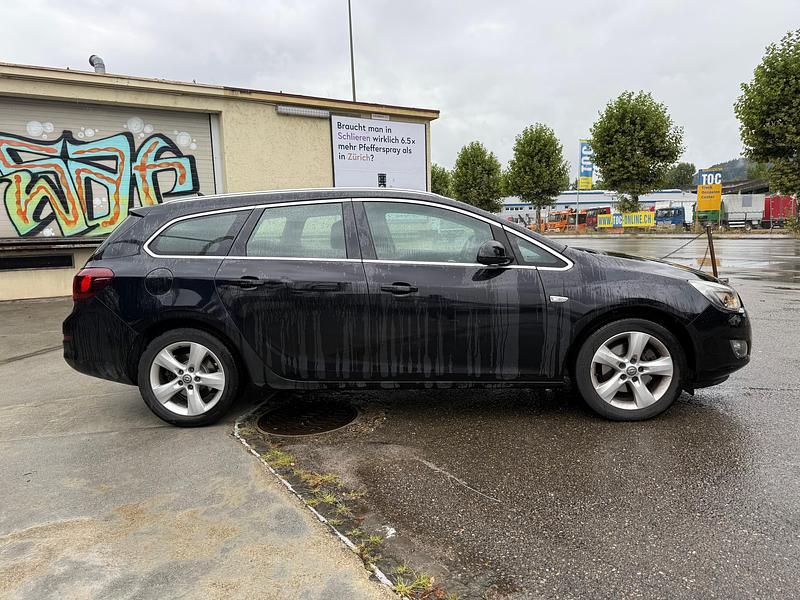 Gebraucht Opel Astra Sport 180 PS (132 kW) 2011