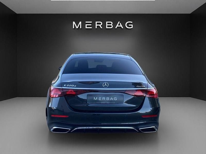Neu Mercedes E220 197 PS (144 kW) 2025 Grau Limousine