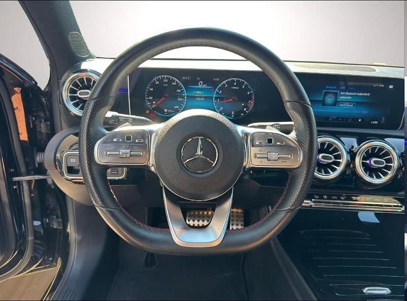 Gebraucht Mercedes A200 AMG line 2018