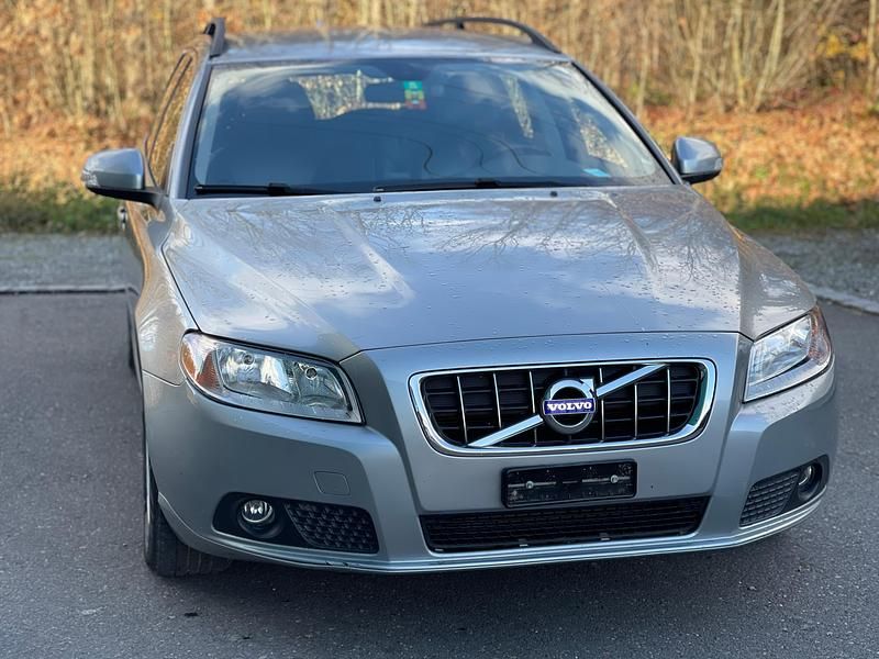Gebraucht Volvo V70 Momentum 109 PS (80 kW) 2010 Kombi