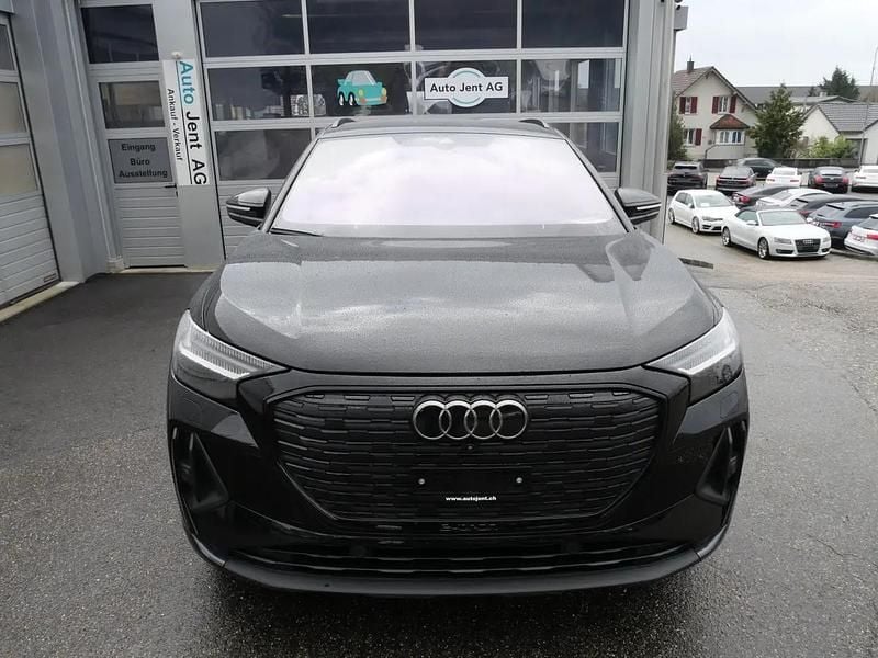 Gebraucht Audi Q4 e-tron Attraction 210 kW (286 PS) 2026 Schwarz SUV
