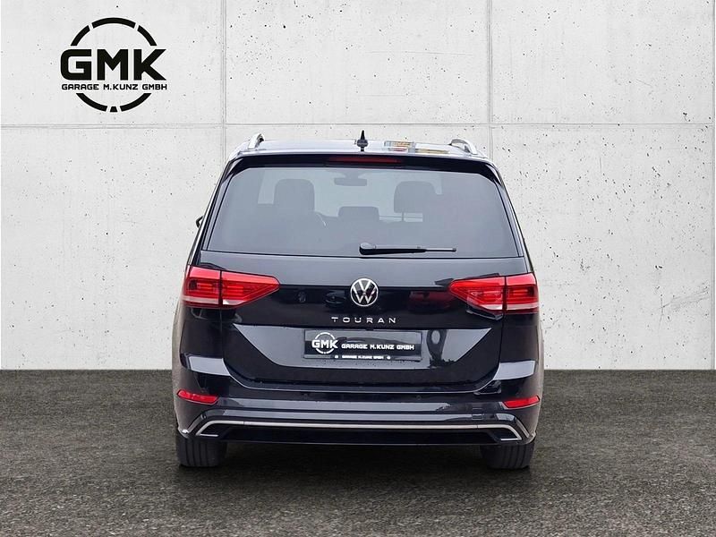 Gebraucht VW Touran Highline 150 PS (110 kW) 2023 Van / Kleinbus