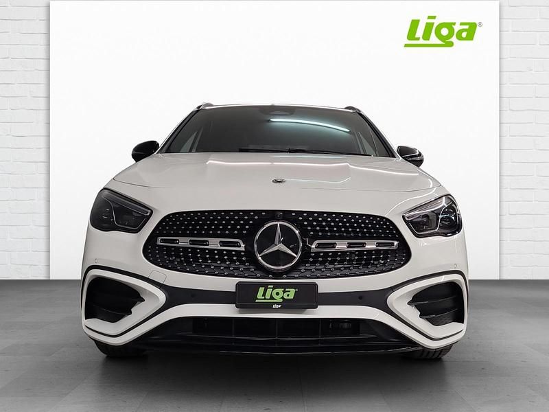 Neu Mercedes GLA200 Night 177 PS (130 kW) 2025 SUV